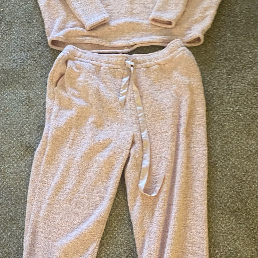 Gorgeous, soft pink lounge set